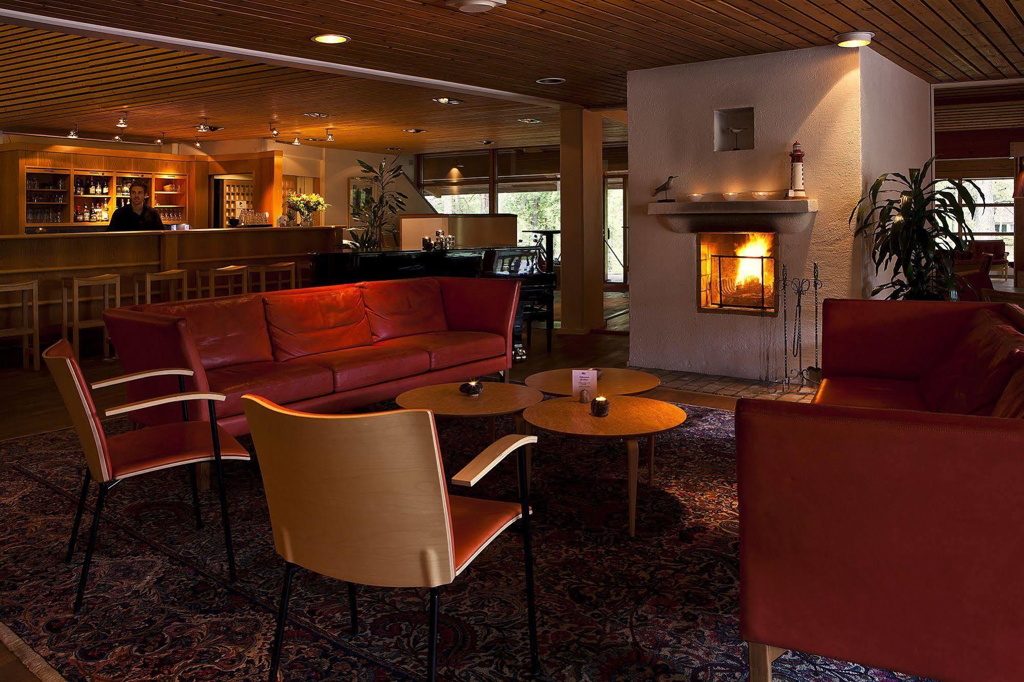 Djuroenaeset Hotell & Konferens Djurhamn Exterior foto